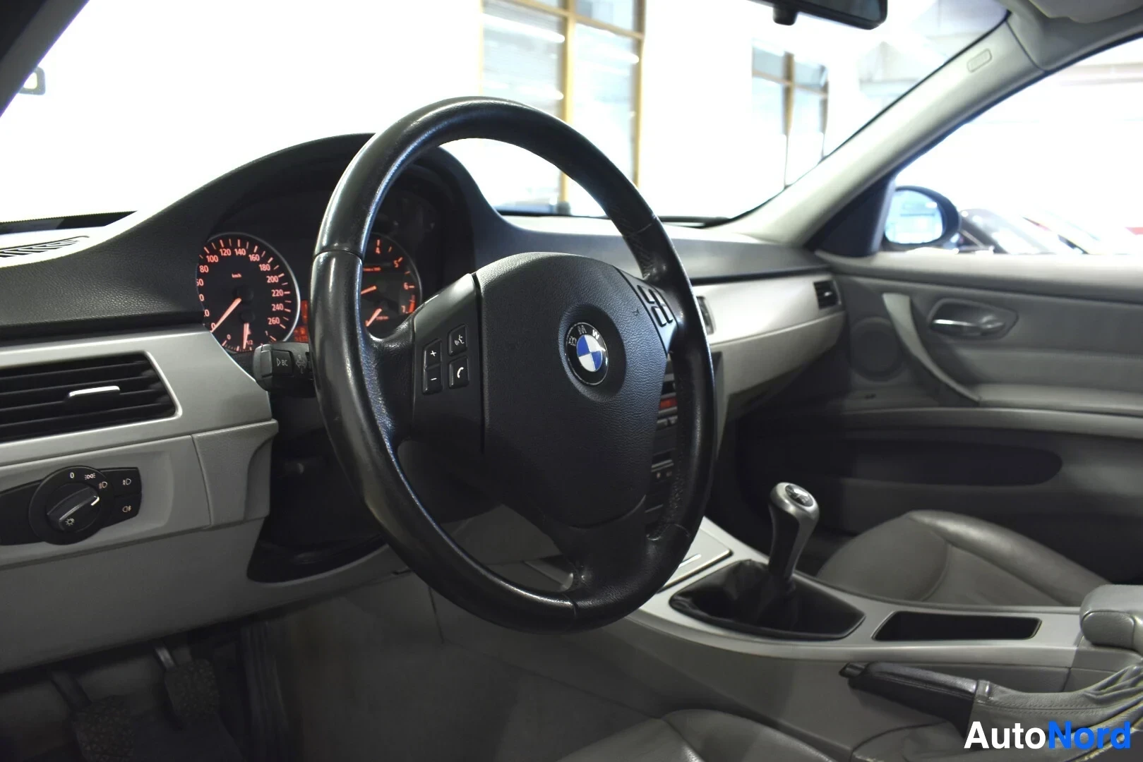Harmaa BMW 320i 2005, ulkokuva 12 – Ylivieska, Pohjois-Pohjanmaa
