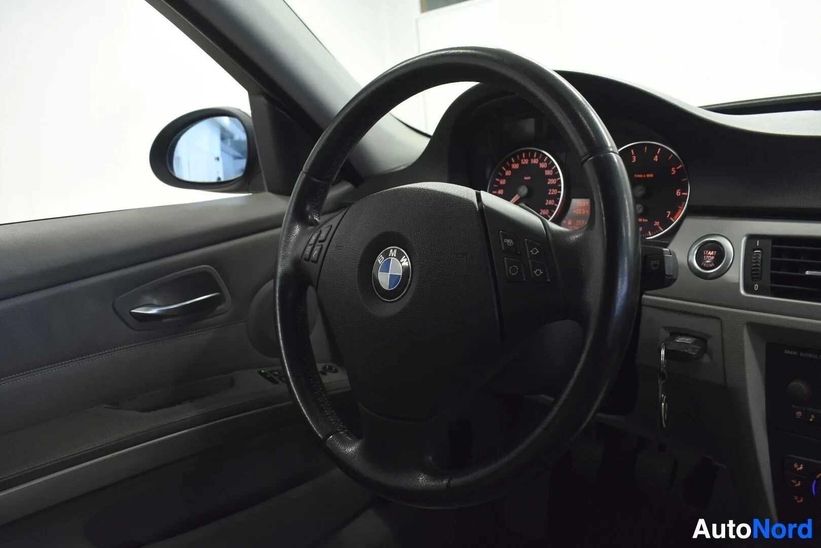 Harmaa BMW 320i 2005, ulkokuva 16 – Ylivieska, Pohjois-Pohjanmaa
