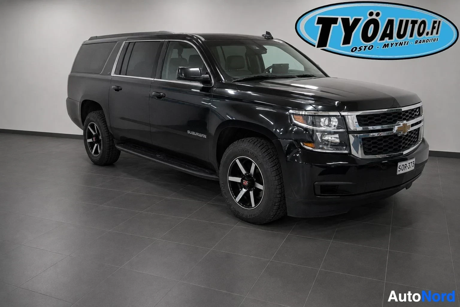 Chevrolet Suburban LT 2014