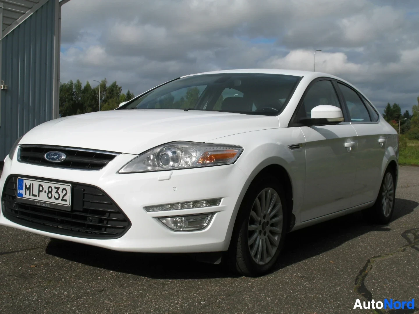 Ford Mondeo 1,6 TDCi 115hv ECOnetic Start/Stop Edition M6 5-ovinen, 2013