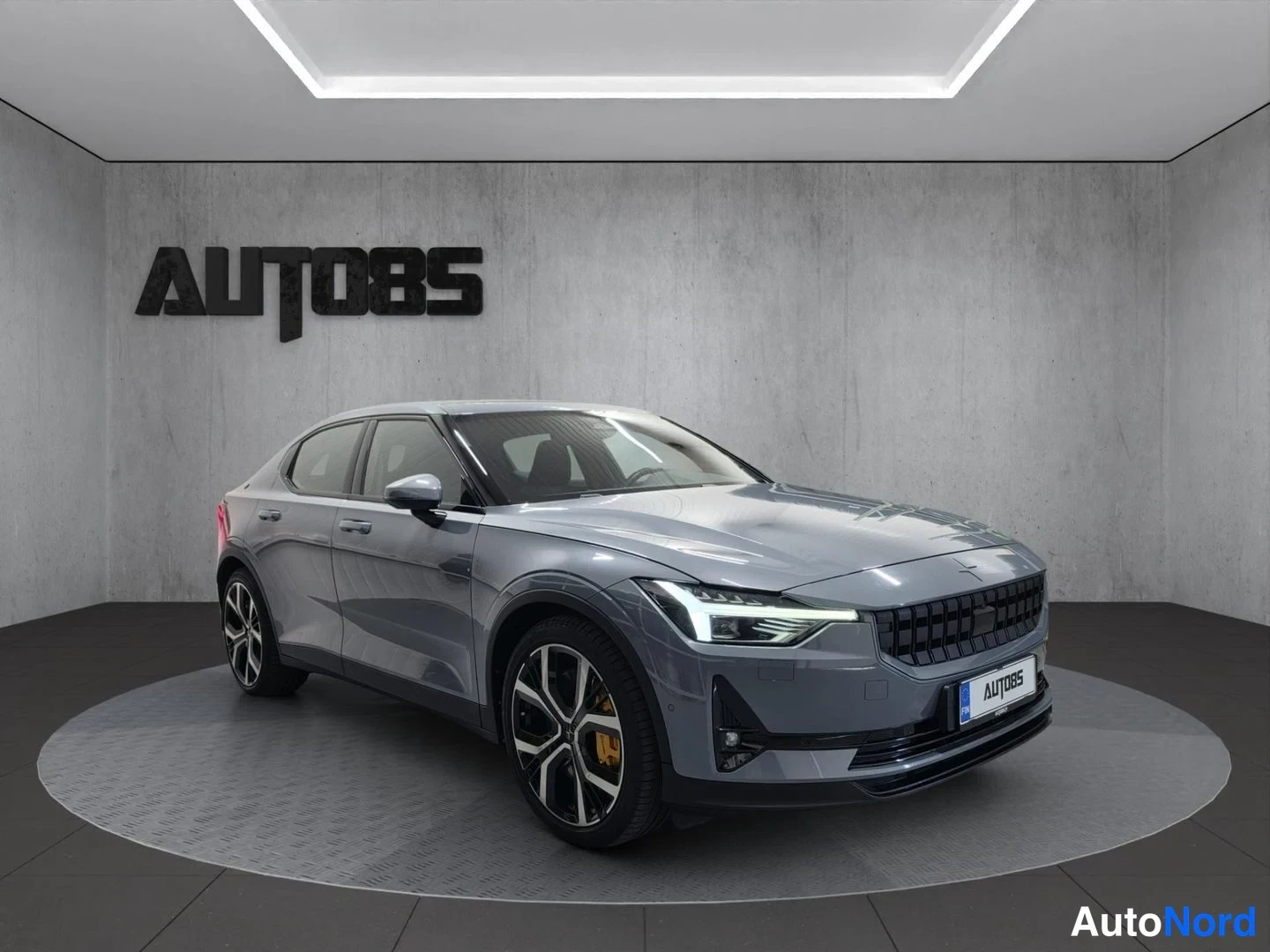 Harmaa Polestar 2 2021, etuviisto, keula oikealle, kuva 3