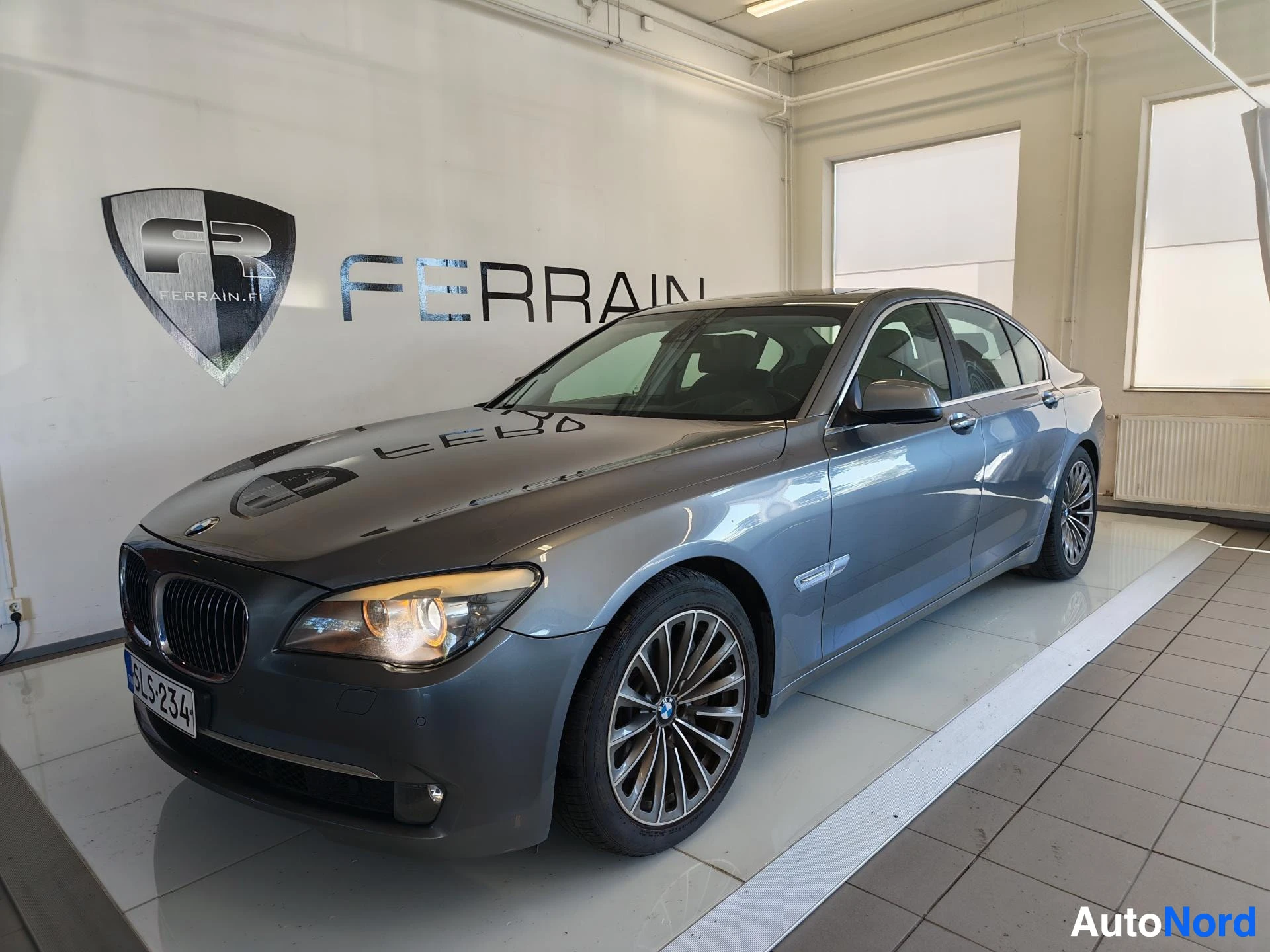 BMW 750i 2010