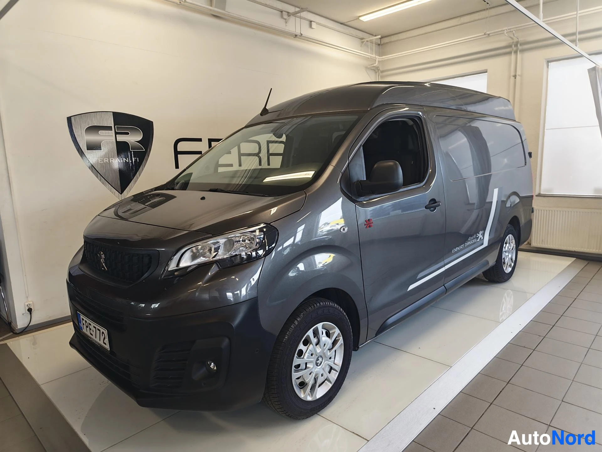 Peugeot Expert neliveto 2022