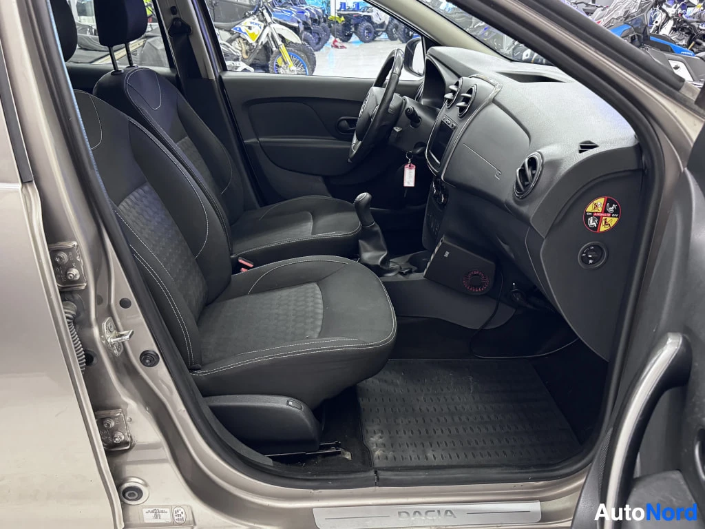 Dacia Logan MCV 2014, etuistuimet, kuva 10