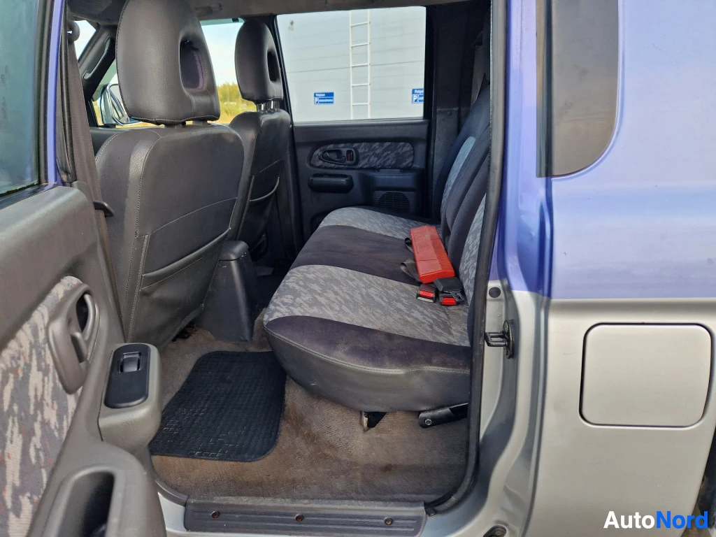 Silver Mitsubishi L200 2000, photo 17