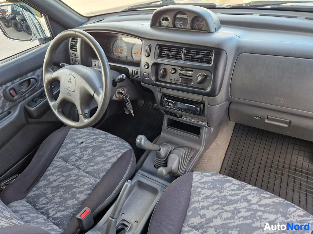 Silver Mitsubishi L200 2000, side, photo 11