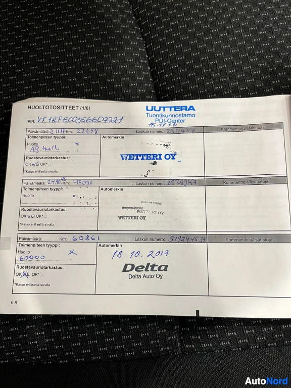 Asiakirja: Huoltotositteet (1/6) -asiakirja, jossa VIN, huoltoja ja laskun numeroita; palvelusumma 22 678 km ja huolto 18.10.2019 Delta Auto Oy:ssä