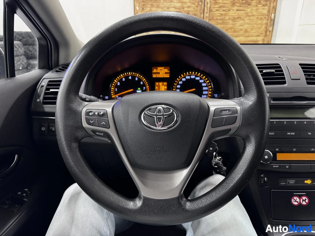 Hopea Toyota Avensis 2009, kuva 13