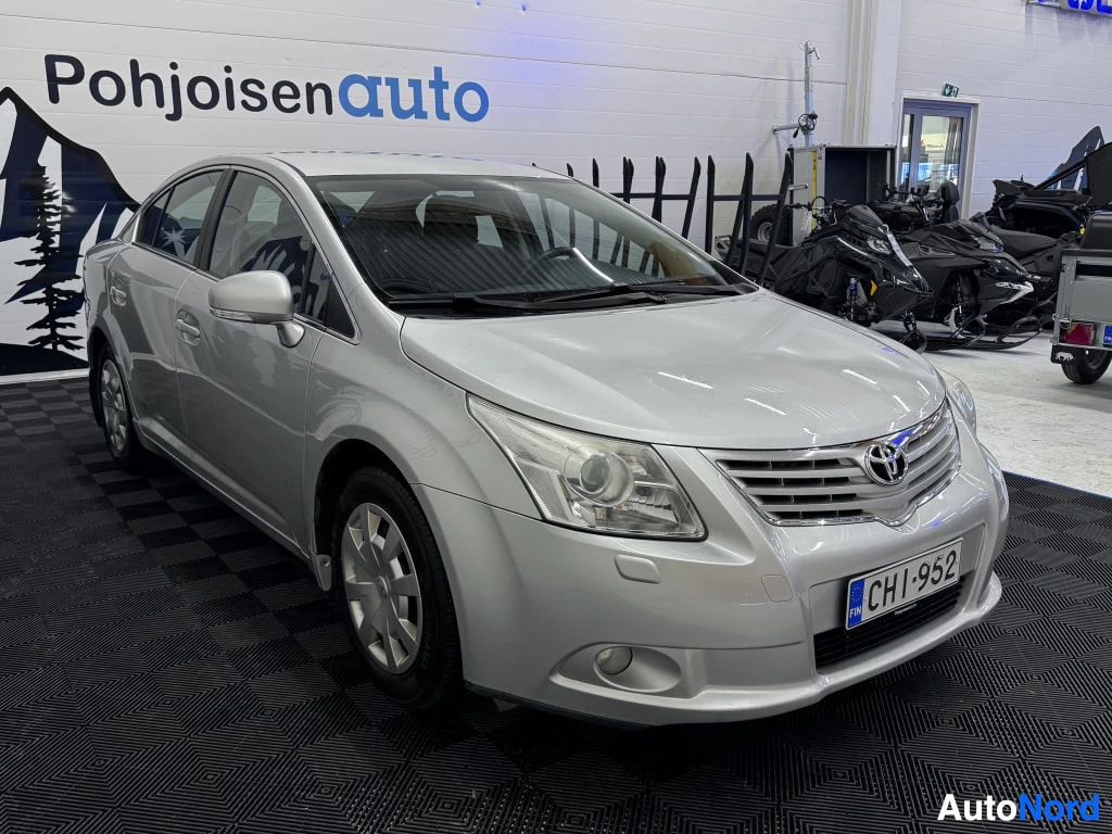 Hopea Toyota Avensis 2009, etuviisto, keula oikealle, kuva 3