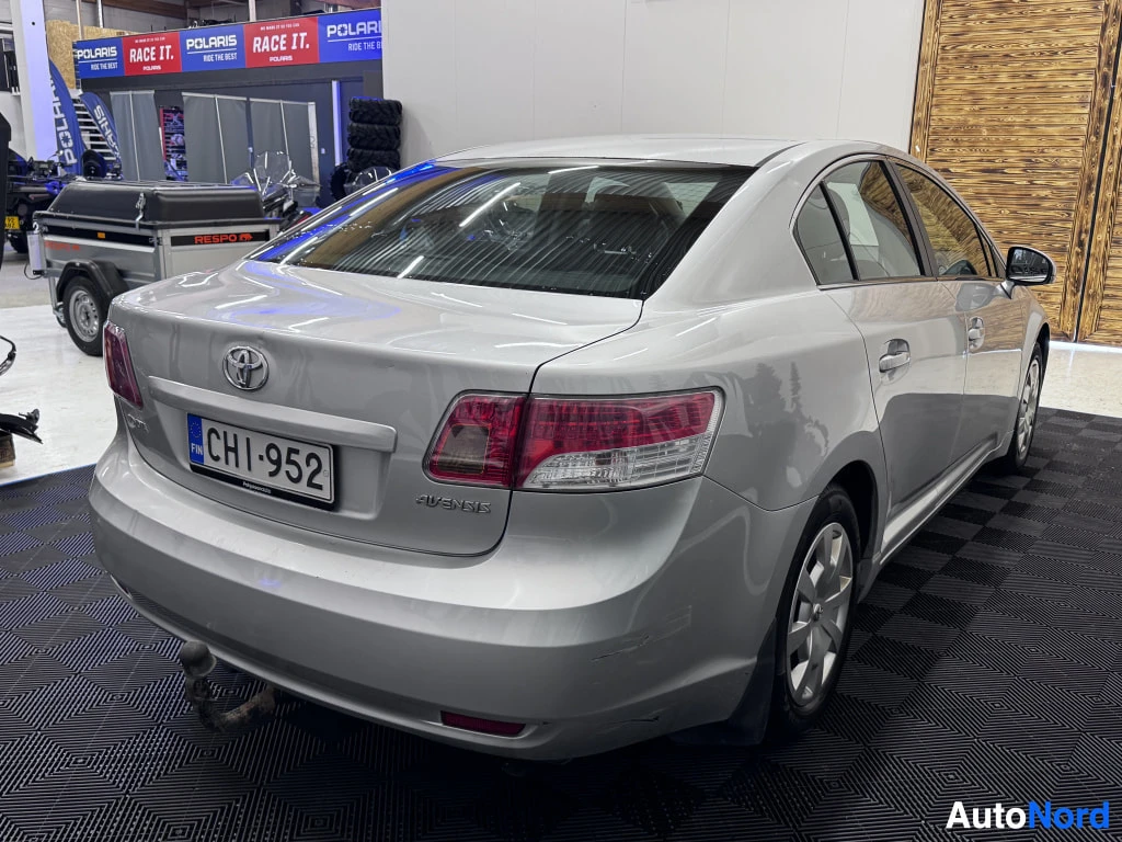 Hopea Toyota Avensis 2009, takaviisto, kuva 5