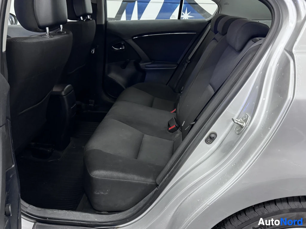 Hopea Toyota Avensis 2009, kuva 10