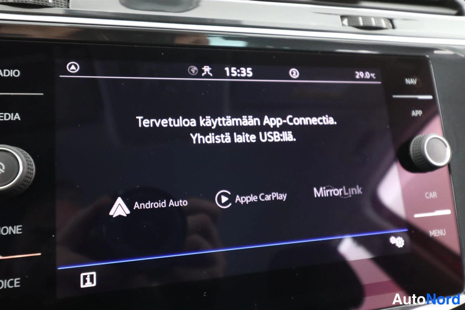 Ohjaamo: Infotainment-näyttö App-Connect-valikko Android Auto-, Apple CarPlay- ja MirrorLink-vaihtoehdoilla