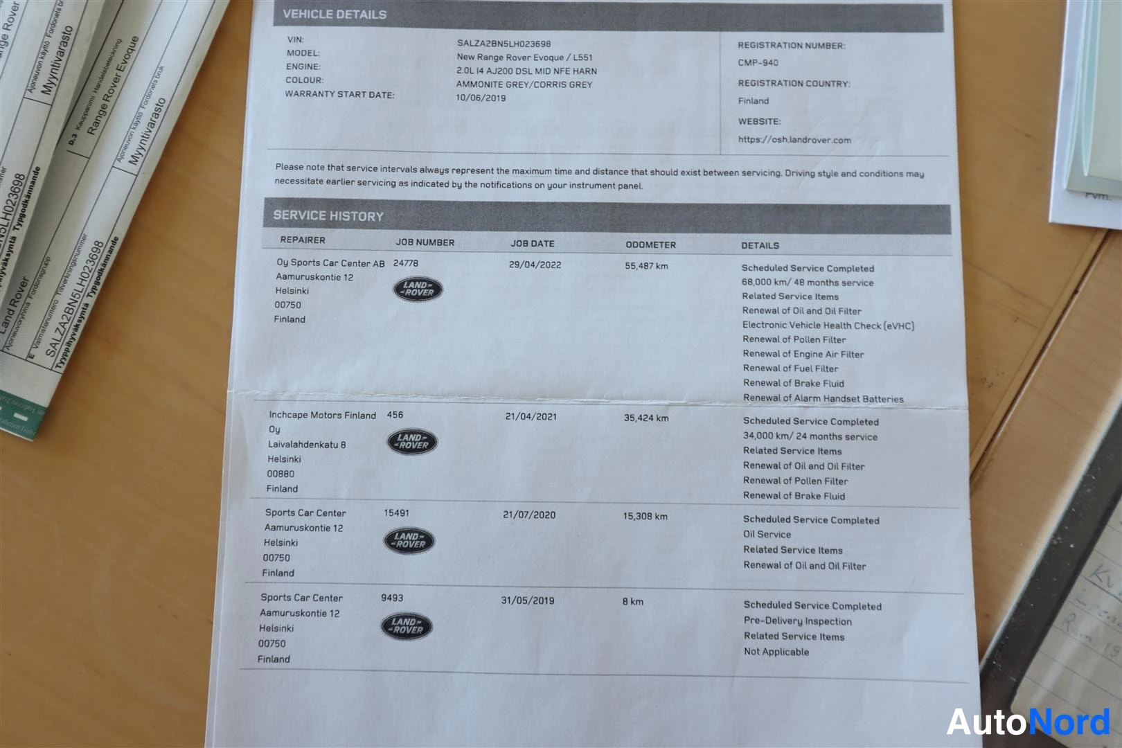 Asiakirja: Land Roverin huoltokirja: ajoneuvon tiedot (VIN SALZA2BN5LH023698, New Range Rover Evoque / L551, 2.0L I4 J200 DSL MID NFF HARN, AMMONITE GREY / CORRIS GREY) ja