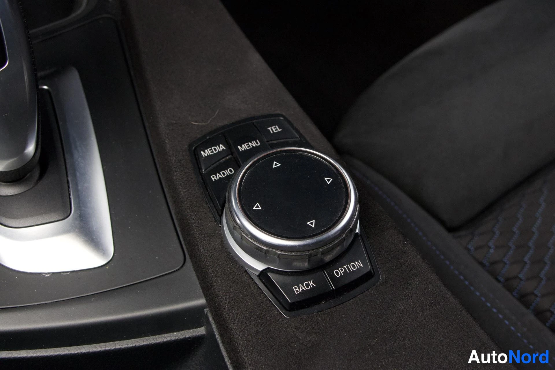 Valkoinen BMW 330d 2014, kuva 21