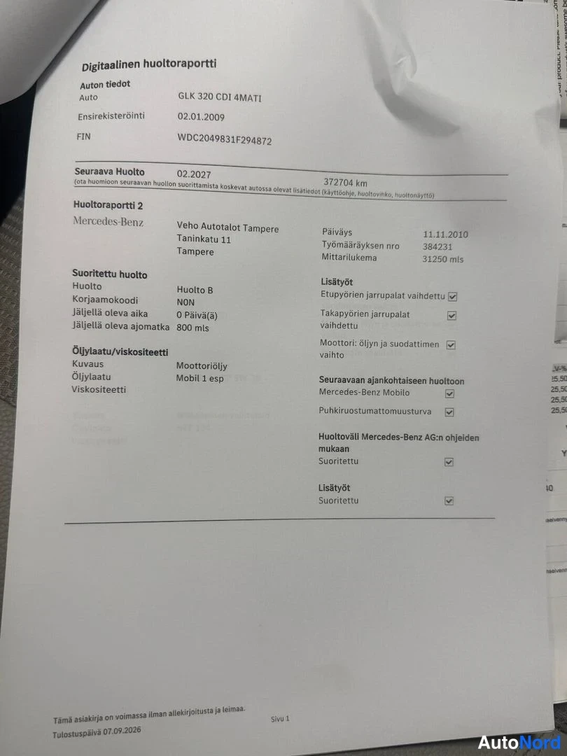 Asiakirja: Digitaalinen huoltoraportti Mercedes-Benz GLK 320 CDI 4MATIC -autolle, huolto suoritettu 2.1.2027, mittarilukema 372704 km.