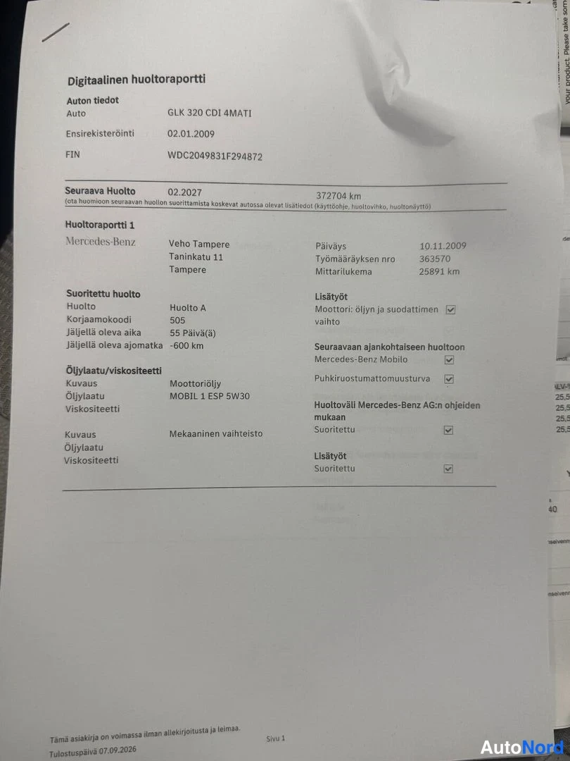 Asiakirja: Kuva digitaalisesta huoltoraportista, jossa huoltotiedot Mercedes-Benz GLK 320 CDI 4MATI -autolle.