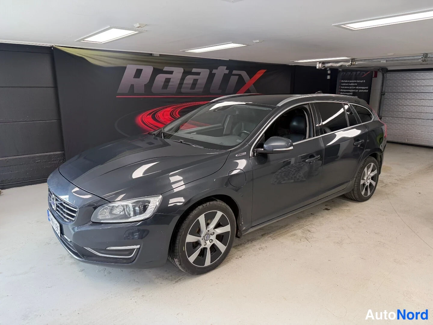 Volvo V60 D6 AWD Summum 2014