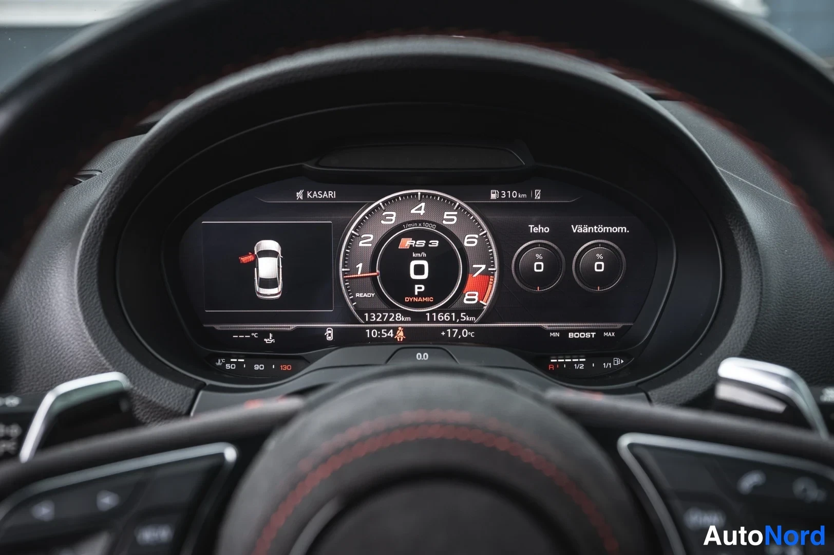 Muu: Audi RS-merkkainen digitaalinen mittaristo näyttää viritys- ja ajotiedot.