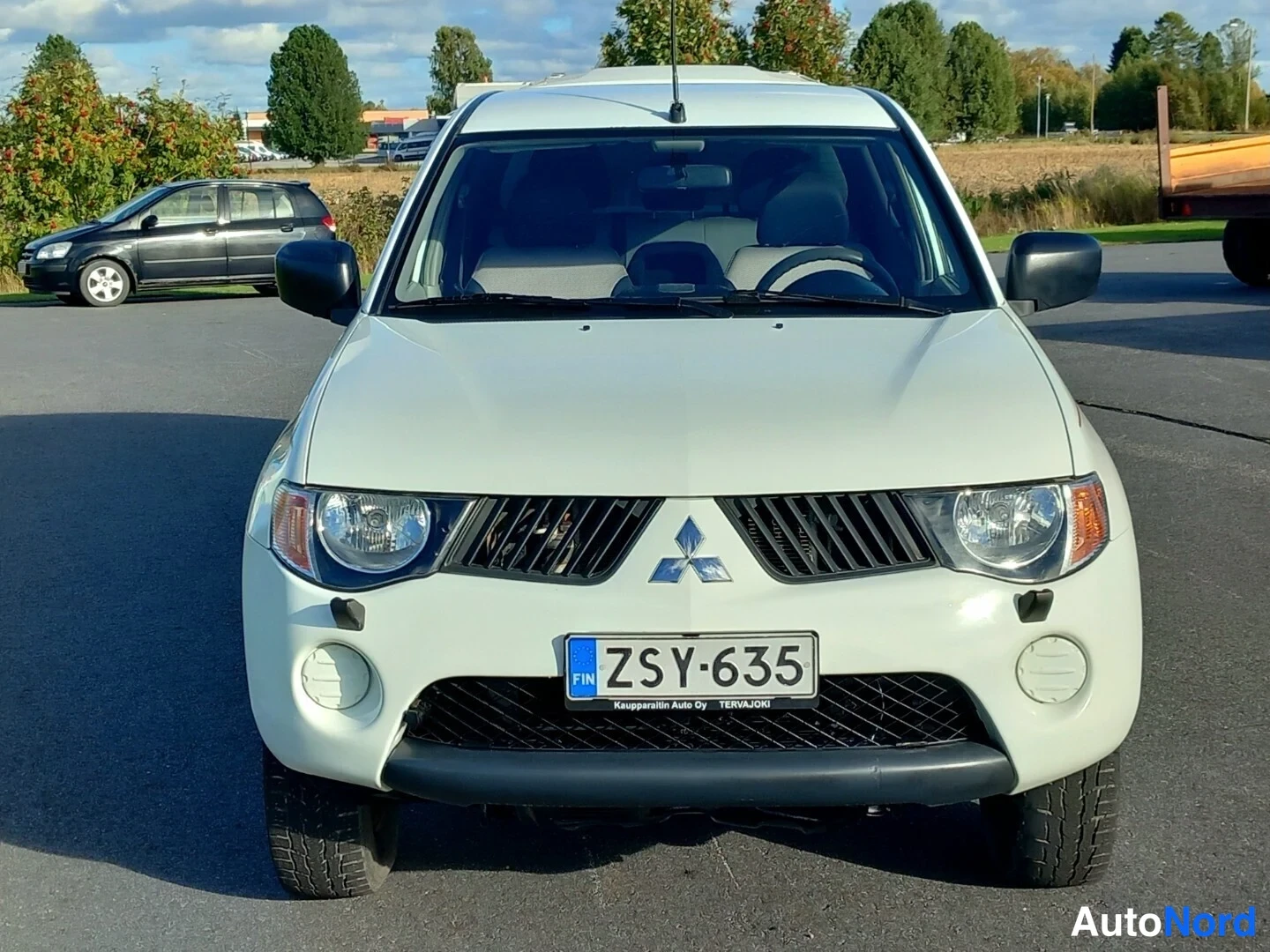 Edestä: Mitsubishi L200-n记tettä
