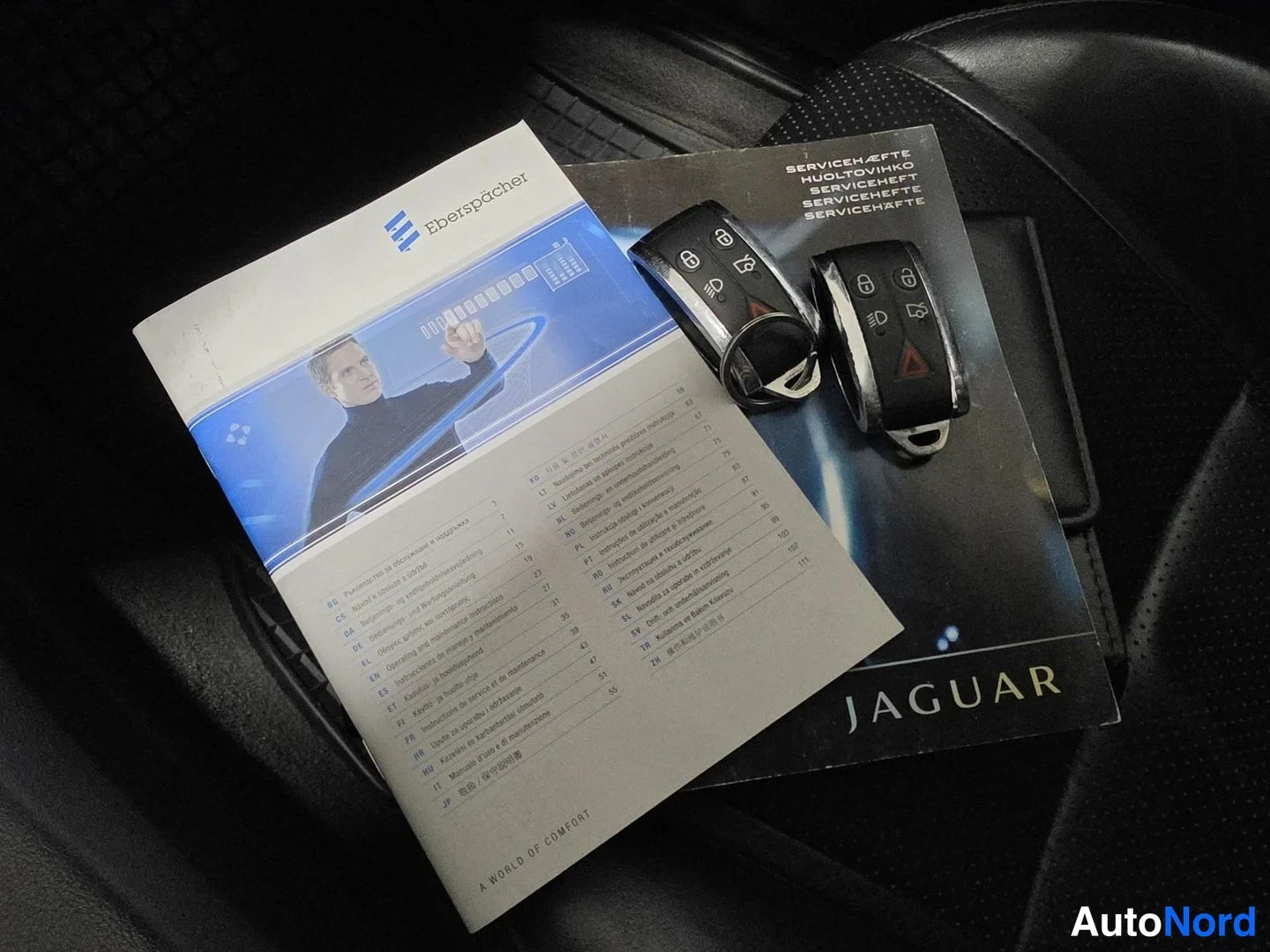 Harmaa Jaguar XF 2012, asiakirja, kuva 20