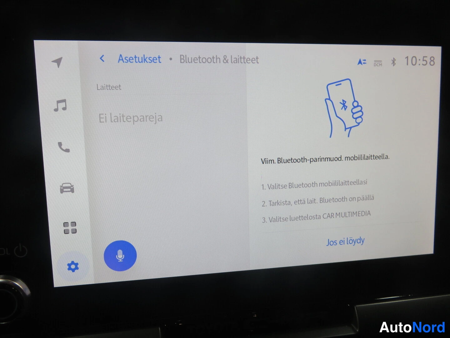 Muu: Multimediasysteemin Asetukset-näkymä: Bluetooth & laitteet, 'Ei laitepareja', 10:58.