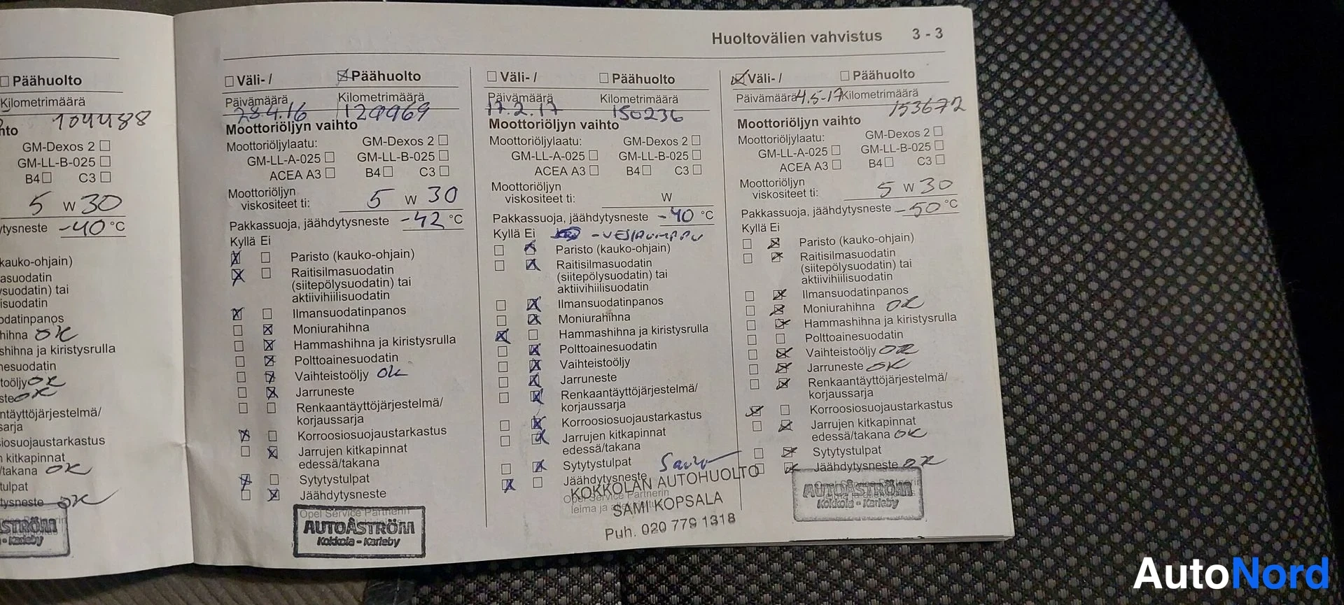 Asiakirja: Huoltovälin vahvistus, sivu 3-3, käsin kirjoitetuilla huoltomerkinnöillä ja AutoÅström-leimalla.
