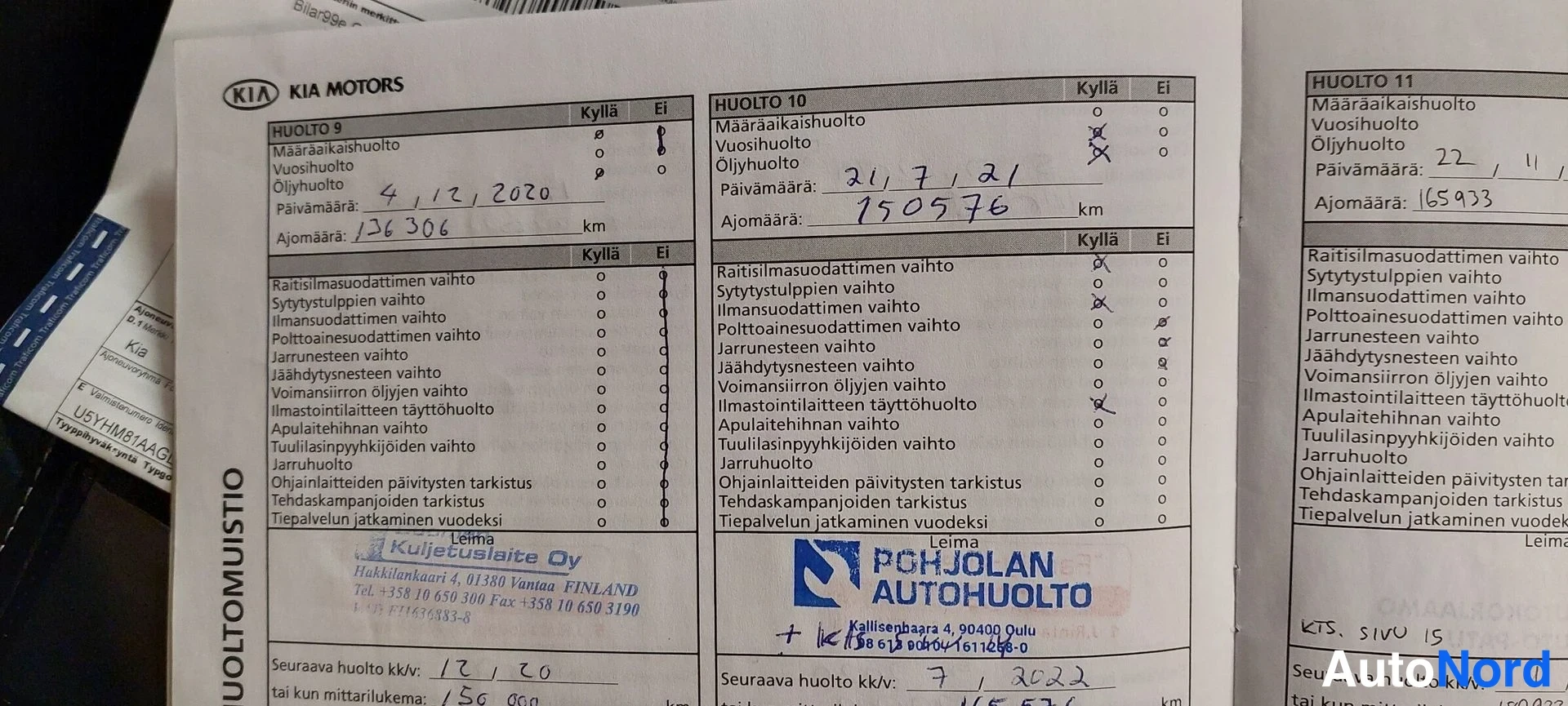 Yksityiskohta: Kia-huoltokirjan sivu huolloista 9, 10 ja 11, merkinnät 2020–2022.