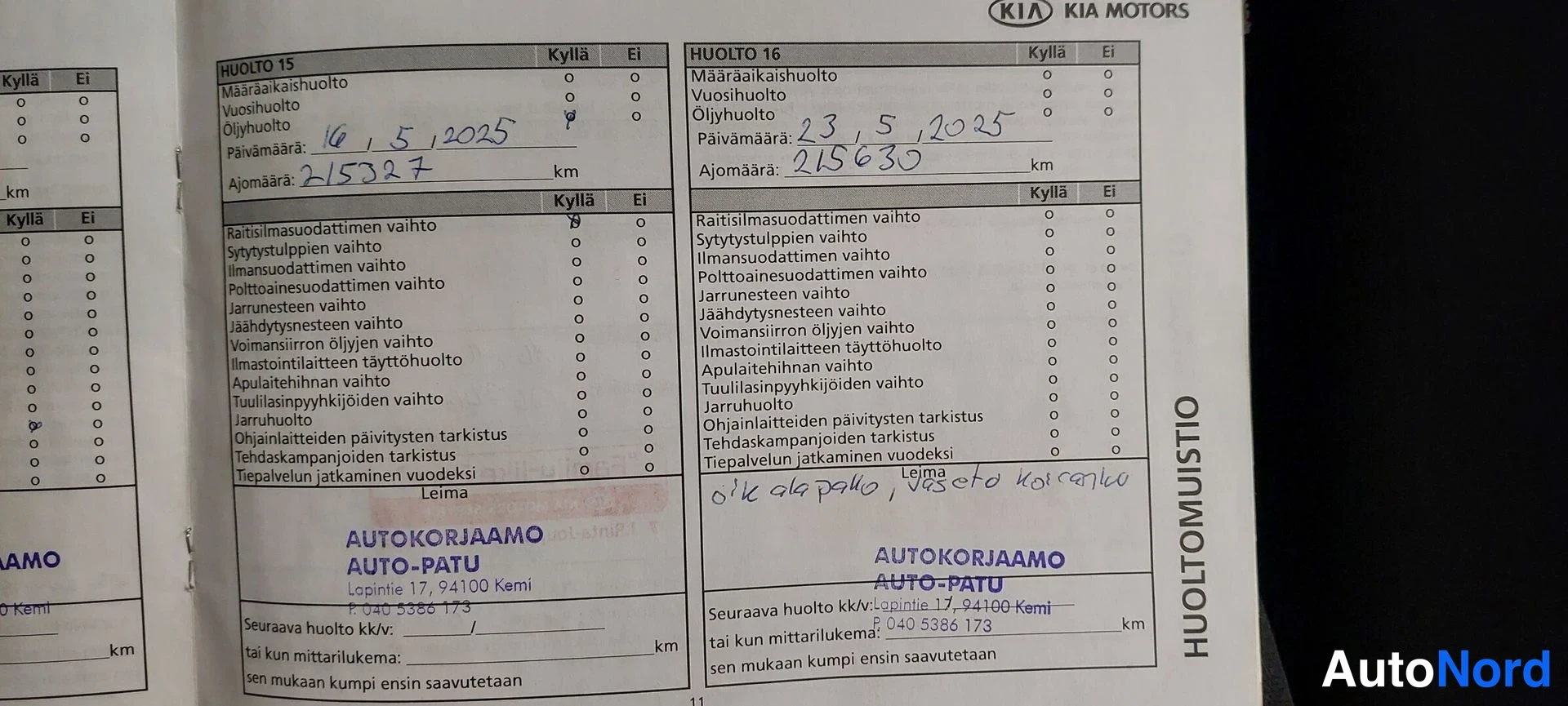Muu: Kia-huoltokirjan sivu huolloista 15–16, viimeisin huolto 23.5.2025 ajomäärällä 215630 km