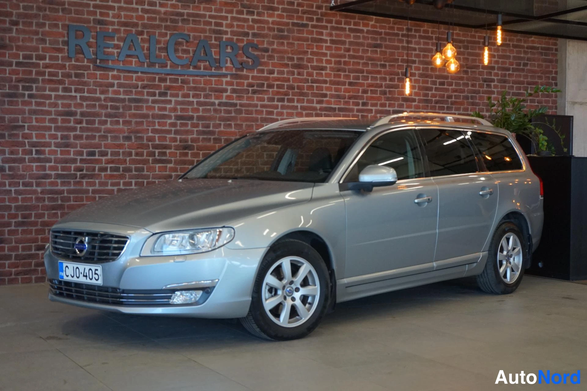 Volvo V70 2015