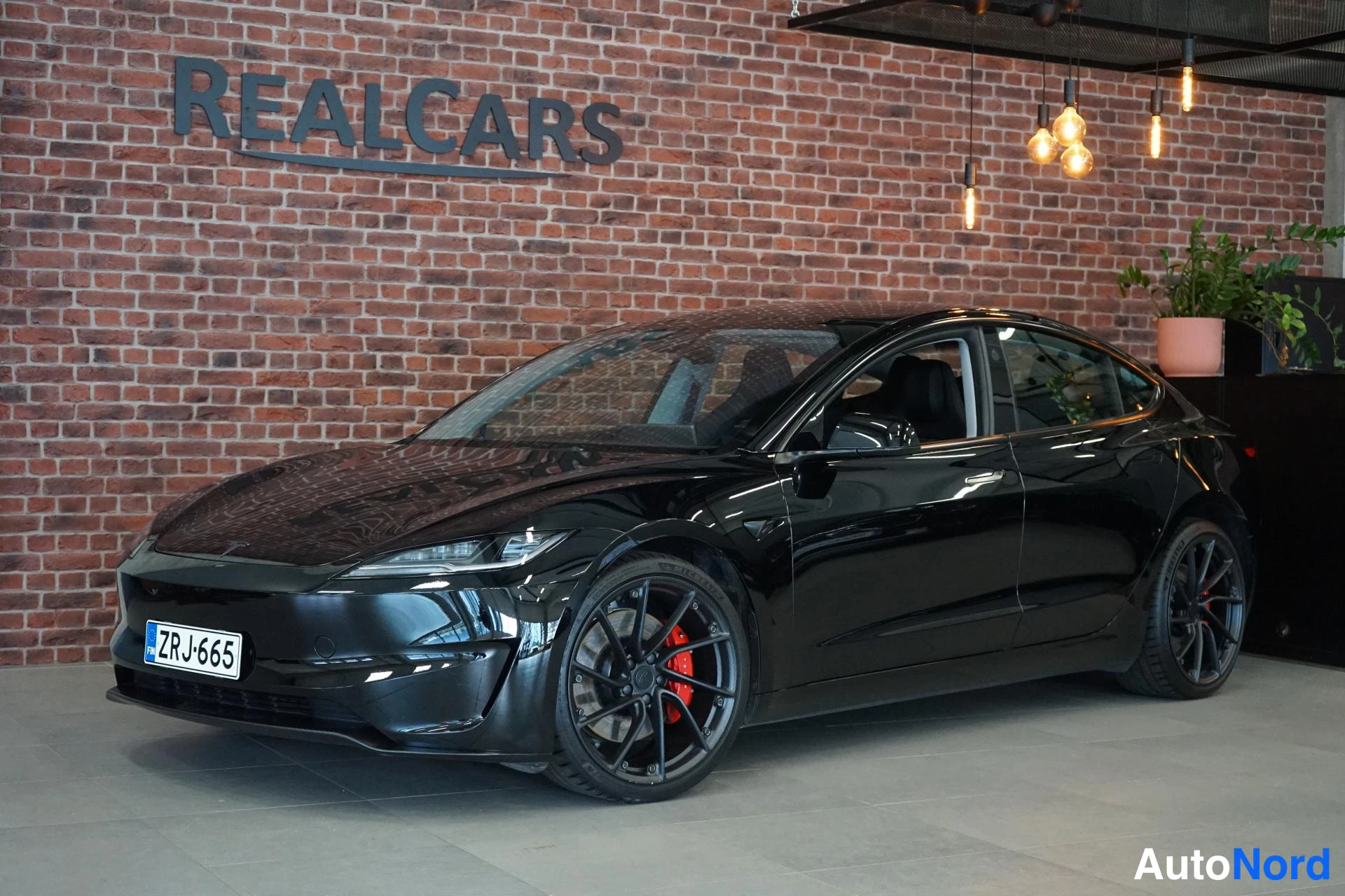 Tesla Model 3 2024