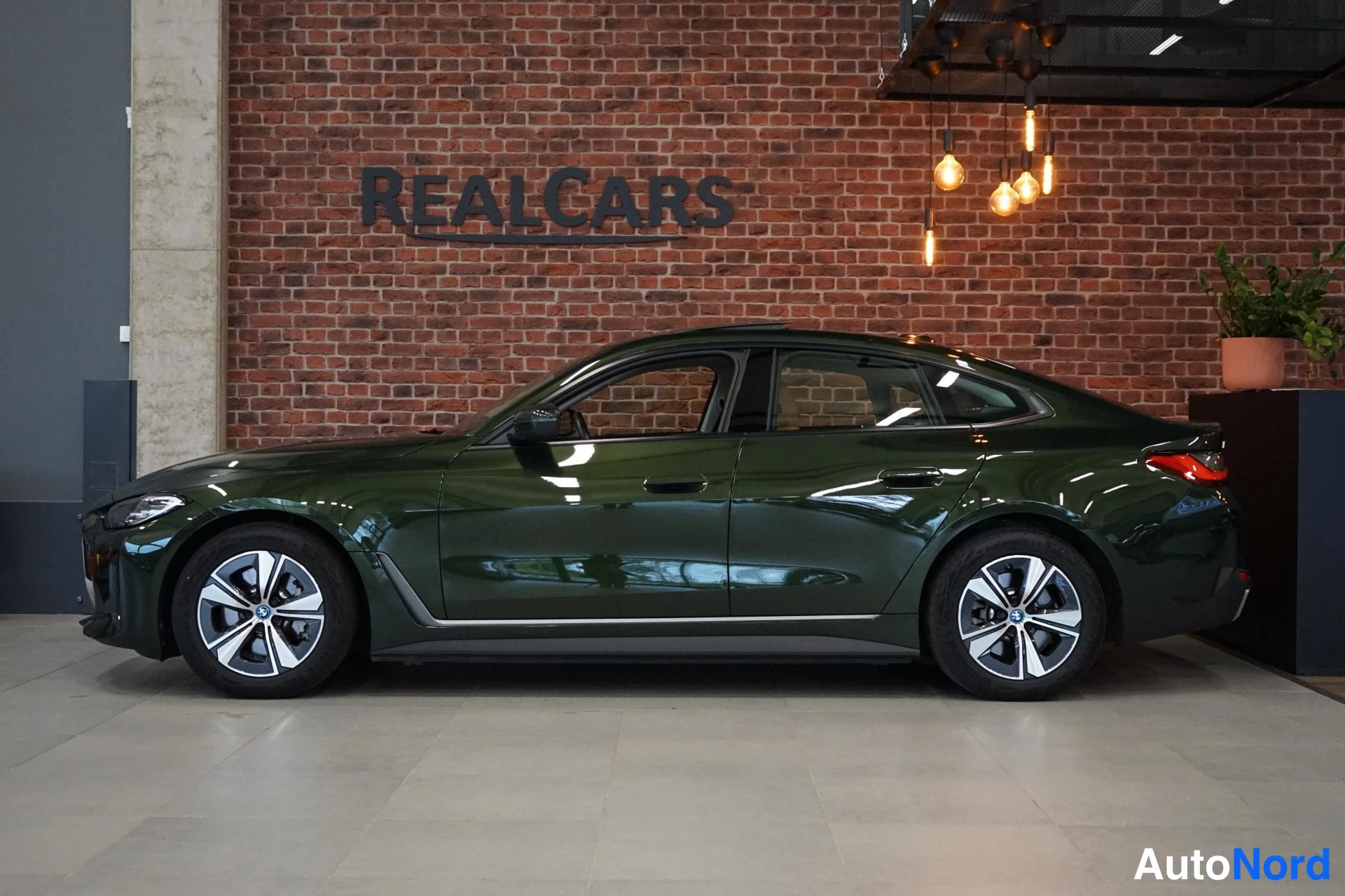 BMW i4 2023