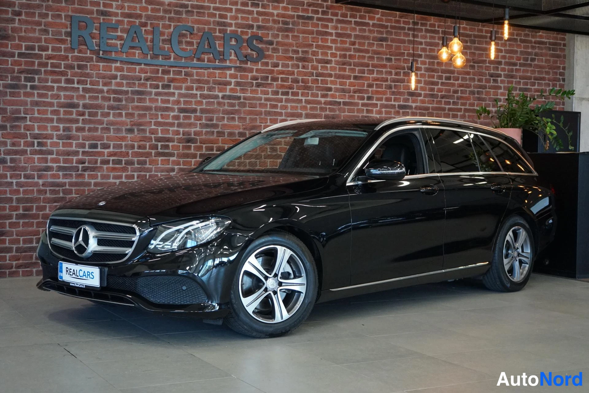 Mercedes-Benz E 200 T Avantgarde 2017