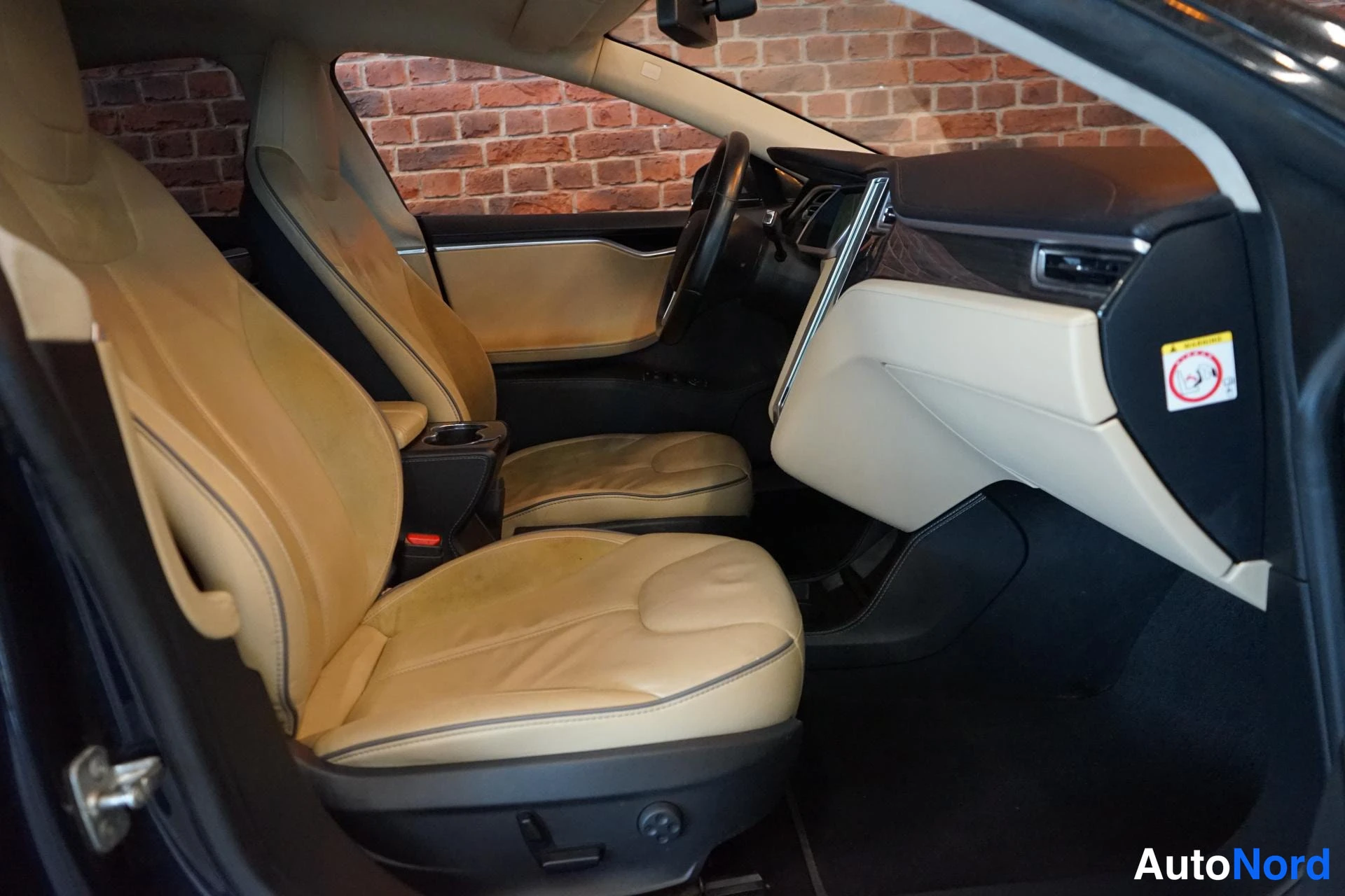 Beige Tesla Model S 2014, kuva 14