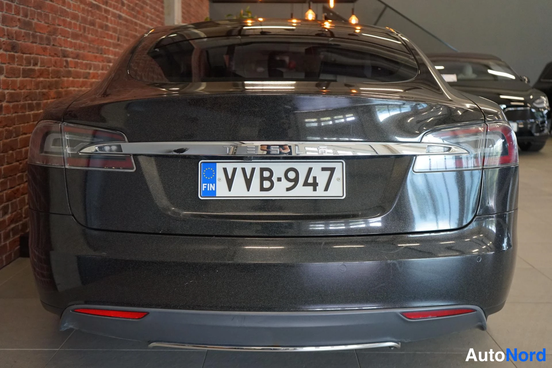 Beige Tesla Model S 2014, takaa, kuva 8