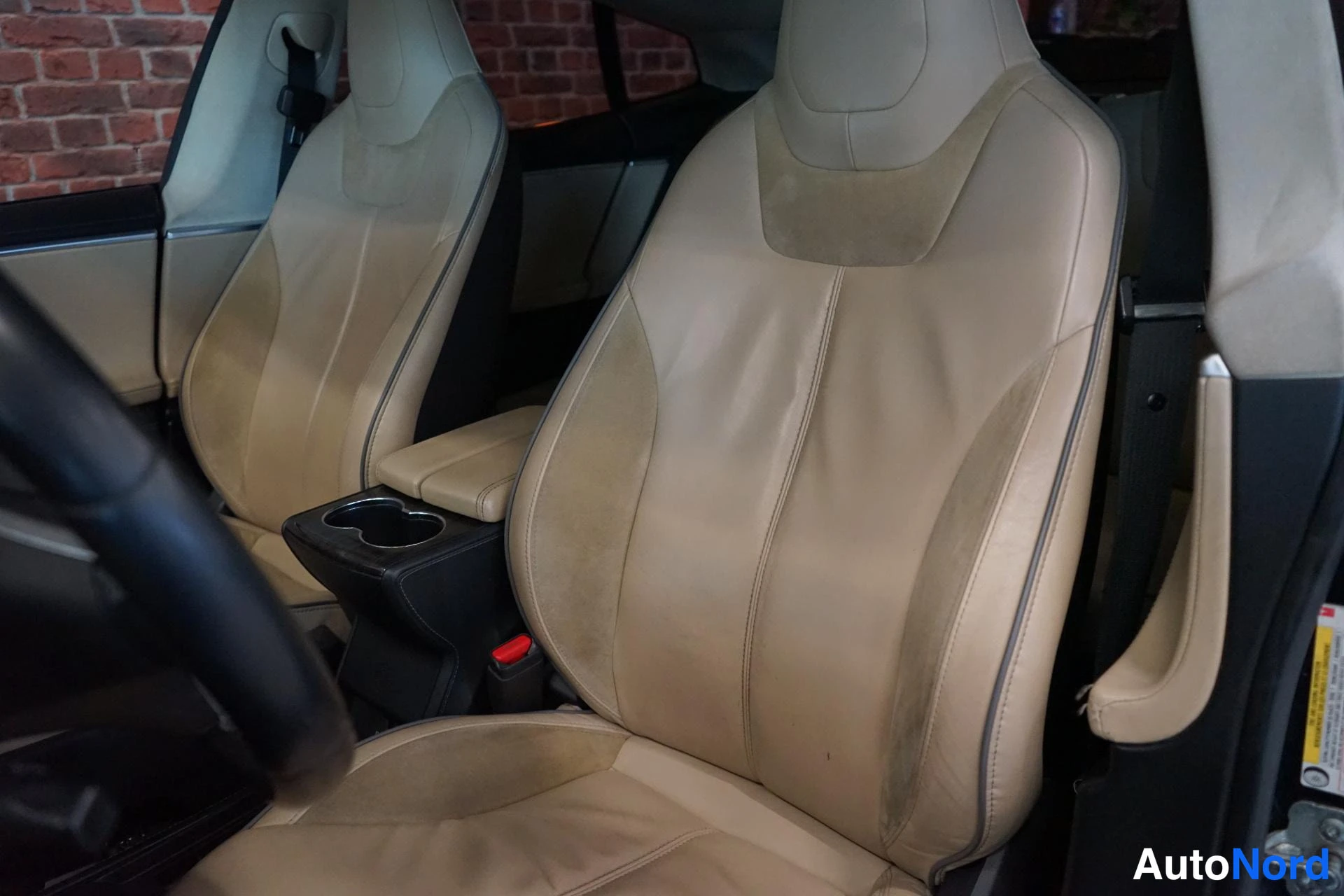 Beige Tesla Model S 2014, edestä, kuva 10