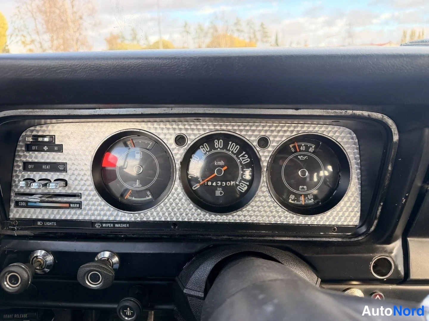 Harmaa Jeep Cherokee 1982, kuva 12