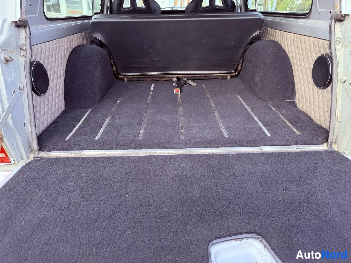 Harmaa Jeep Cherokee 1982, kuva 13