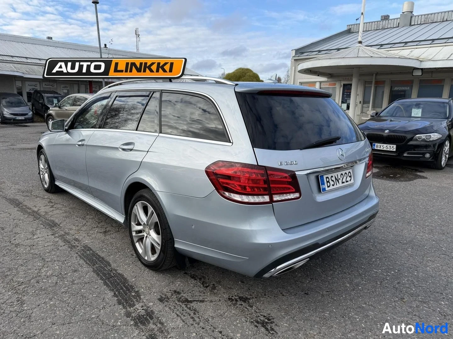 Harmaa Mercedes-Benz E 250 BlueTEC 4MATIC 2015, takaviisto, kuva 5