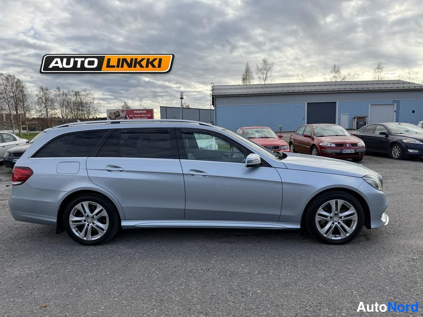 Harmaa Mercedes-Benz E 250 BlueTEC 4MATIC 2015, takaviisto, kuva 6
