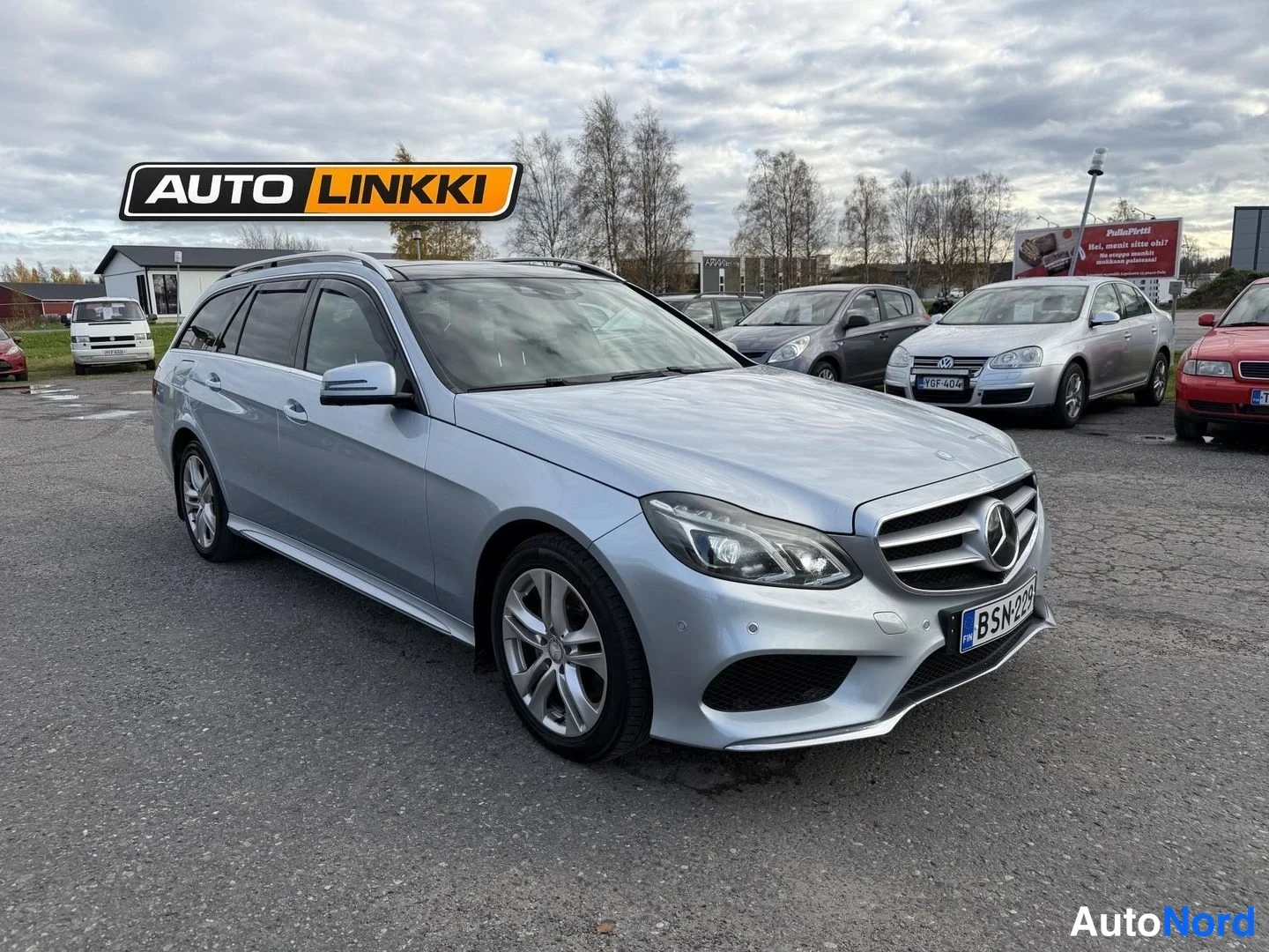 Harmaa Mercedes-Benz E 250 BlueTEC 4MATIC 2015, etuviisto, keula oikealle, kuva 3