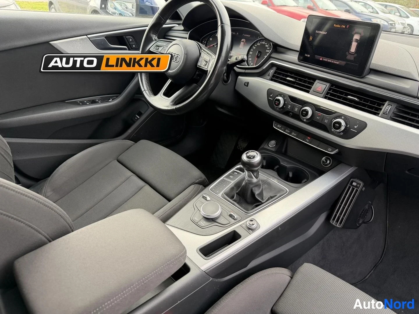 Sininen Audi A4 Avant 2016, kuva 8