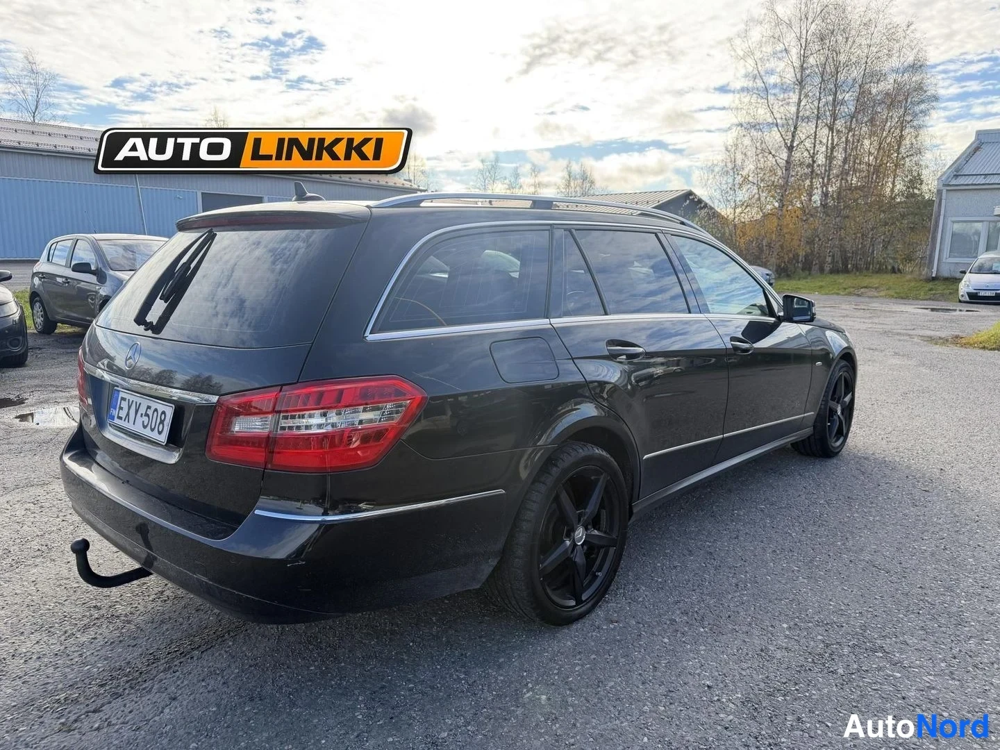 Musta Mercedes-Benz E 220 CDI 2010, takaviisto, kuva 6