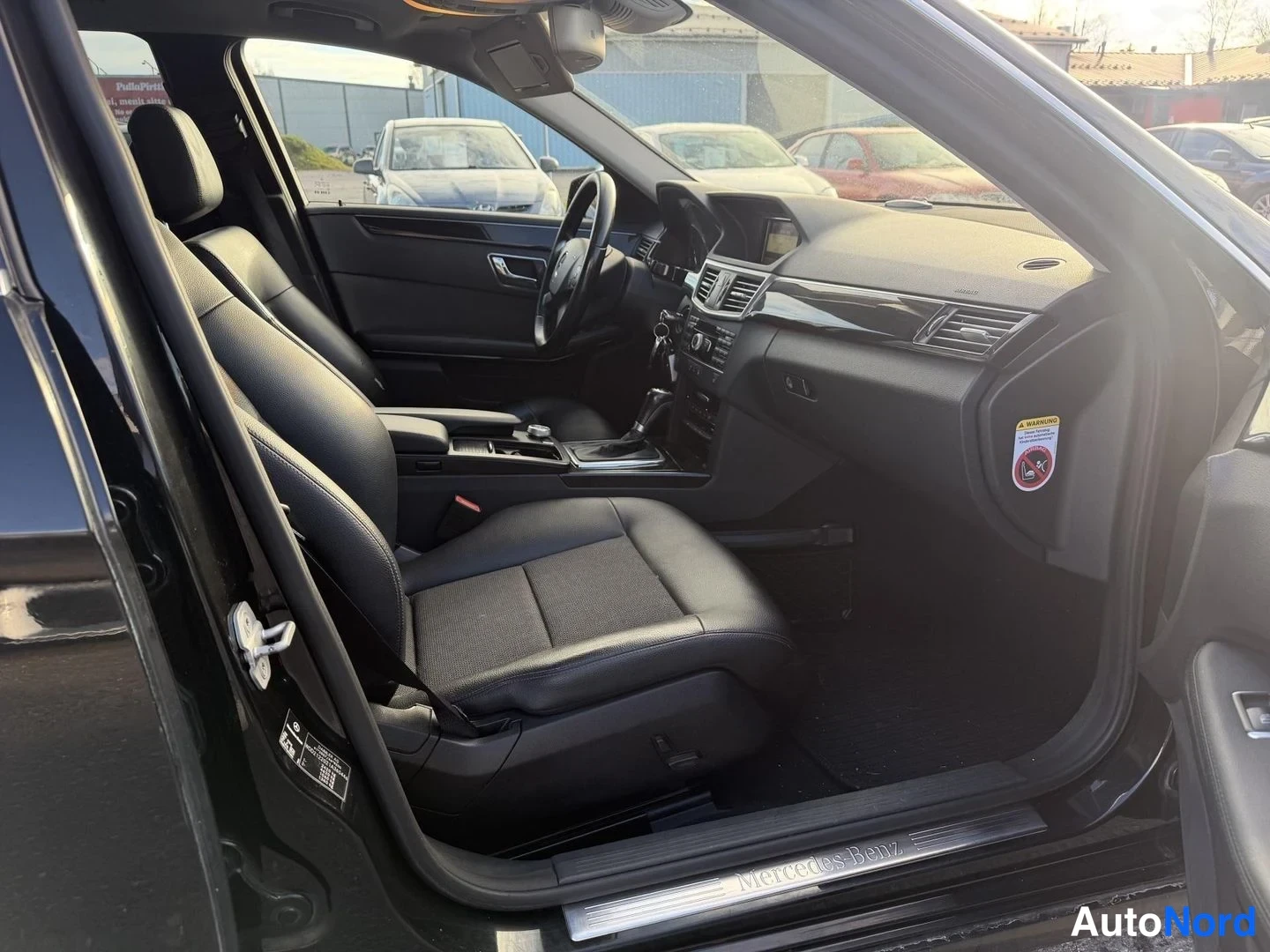 Musta Mercedes-Benz E 220 CDI 2010, kuva 8