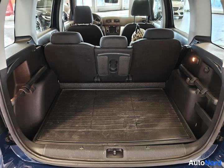 Sininen Skoda Yeti 2016, tavaratila, kuva 12
