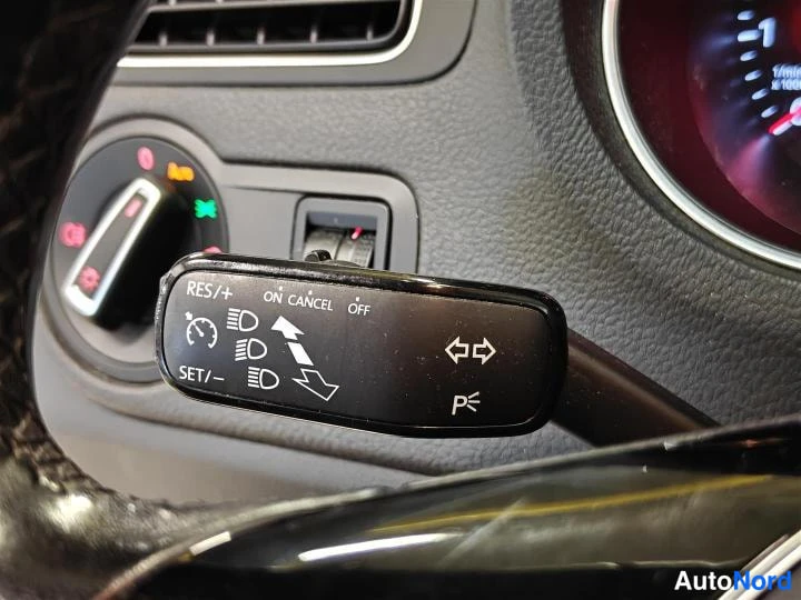 Harmaa Volkswagen Polo 2014, yksityiskohta, kuva 16