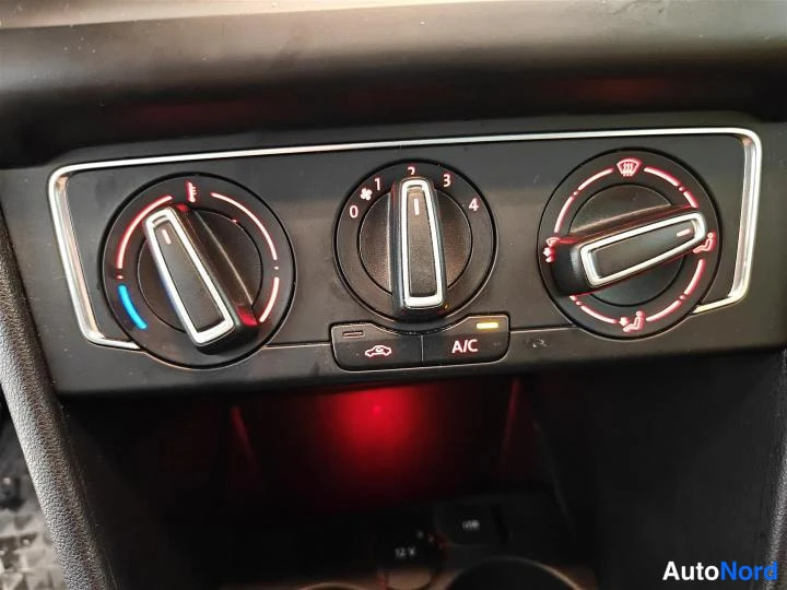 Harmaa Volkswagen Polo 2014, yksityiskohta, kuva 18