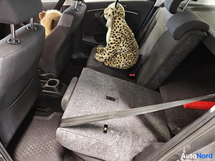 Harmaa Volkswagen Polo 2014, tavaratila, kuva 12