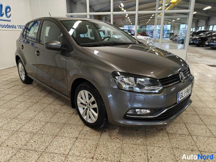 Harmaa Volkswagen Polo 2014, etuviisto, keula oikealle, kuva 3