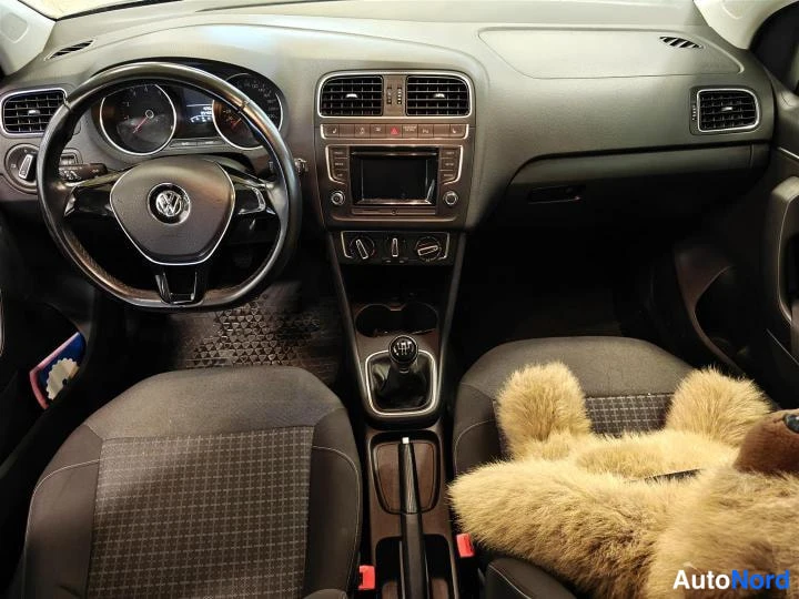 Harmaa Volkswagen Polo 2014, ohjaamo, kuva 8