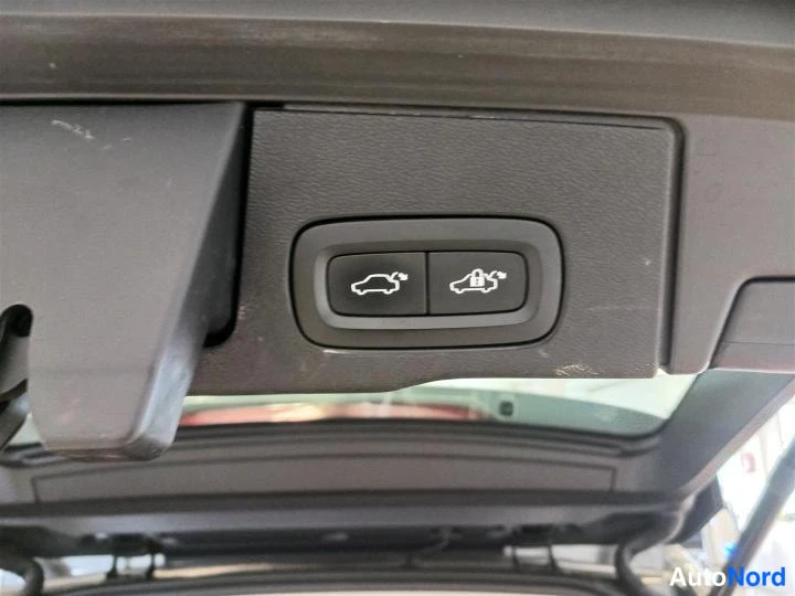 Harmaa Volvo XC60 2018, yksityiskohta, kuva 21